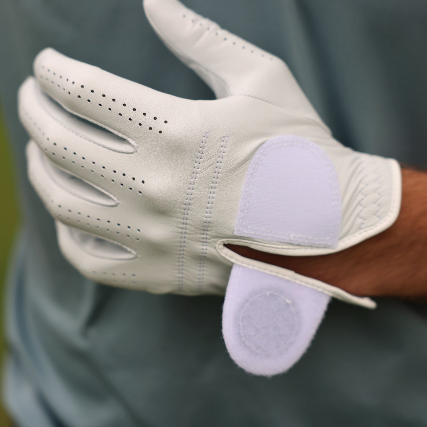 Premium golf glove